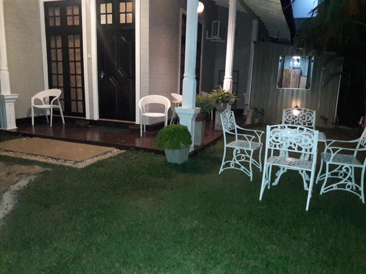Mihilaka Holiday Homes Wadduwa Extérieur photo
